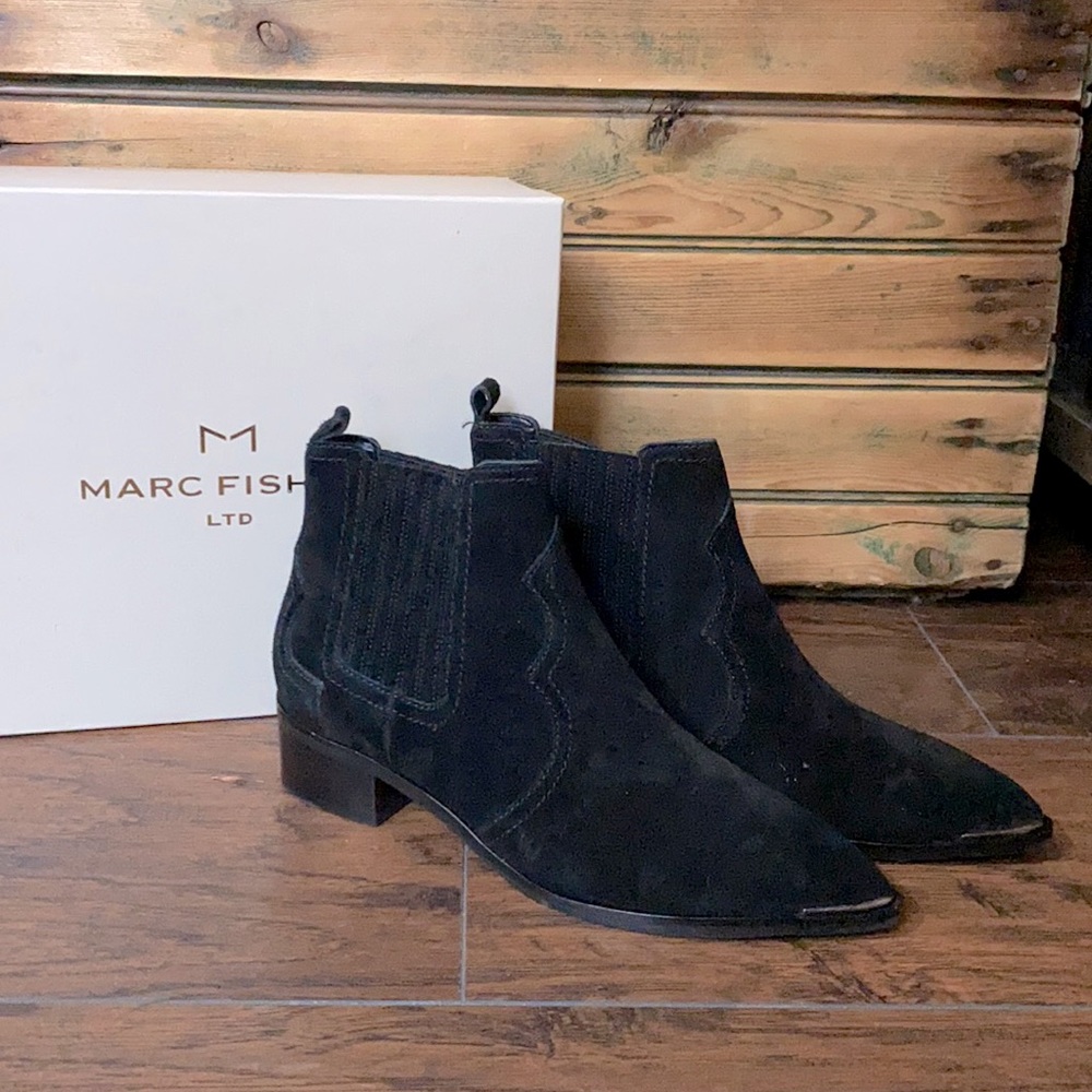 New Marc Fisher mIYOHANI black suede booties size 6.5‎